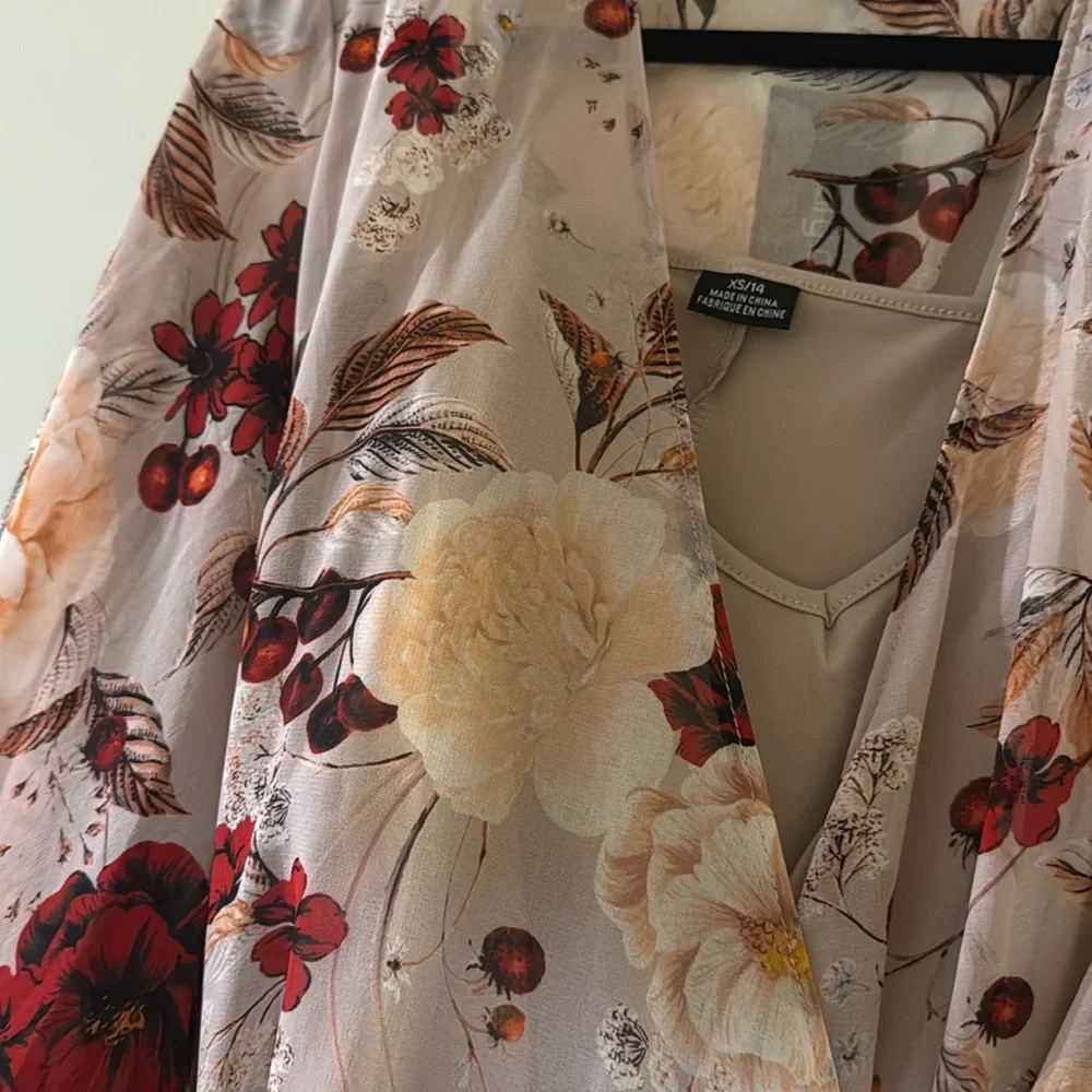 City Chic Floral Wrap Dress with Belt - Picture 3 of 3